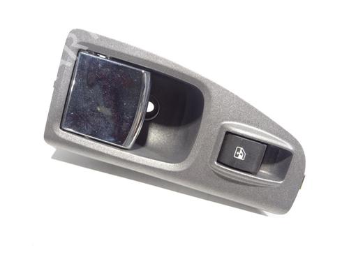 Venstre bagtil invendig håndtag LANCIA MUSA (350_) 1.3 D Multijet (350.AXM11, 350.AXM1A, 350.AXI1A) (95 hp) 27485319