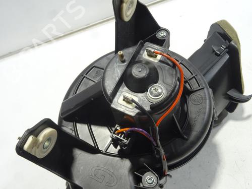 Used Heater blower motor Heater blower motor PEUGEOT 5008 (0U_, 0E_) 2.0 HDi 150 / BlueHDi 150 (150 hp) 25594389 25594389