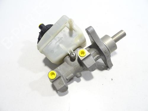 Used Brake master cylinder Brake master cylinder DACIA DUSTER (HS_) 1.5 dCi 4x4 (HSMC, HSMD) (110 hp) 28360854 28360854