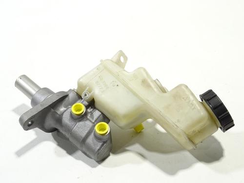 Used Brake master cylinder TOYOTA YARIS (_P13_) 1.3 (NSP130_, NSP130) (99 hp) 23786594