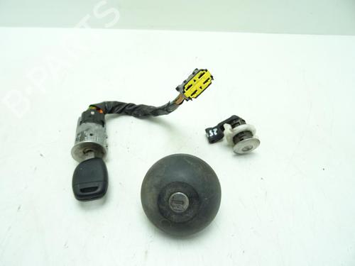 Bloccasterzo RENAULT CLIO II (BB_, CB_) 1.5 dCi (B/CB07) (65 hp) 31308411