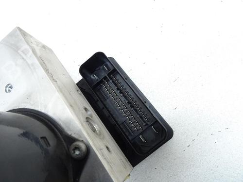 Used ABS pump ABS pump MERCEDES-BENZ C-CLASS (W203) C 270 CDI (203.016) (170 hp) 20042086 20042086