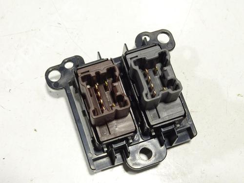 switch-nissan-juke-f15-2010-2011-2012-2013-2014-2015-2016-2017-2018-2019-29590751 main image