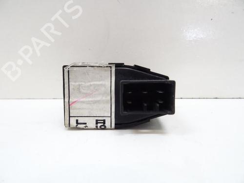 Used Right rear window switch HYUNDAI SANTA FÉ I (SM) 2.0 CRDi 4x4 (113 hp) 20045507