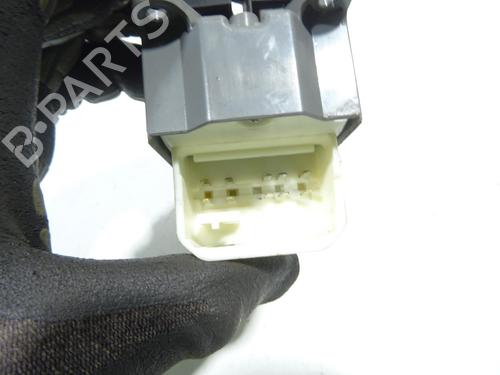 Used Left front window switch Left front window switch TOYOTA YARIS (_P9_) 1.4 D-4D (NLP90_, NLP90R) (90 hp) 32137024 32137024