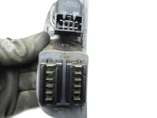 Used Left front window switch Left front window switch RENAULT MEGANE I Coach (DA0/1_) 1.9 dCi (DA05, DA1F) (102 hp) 29501178 29501178
