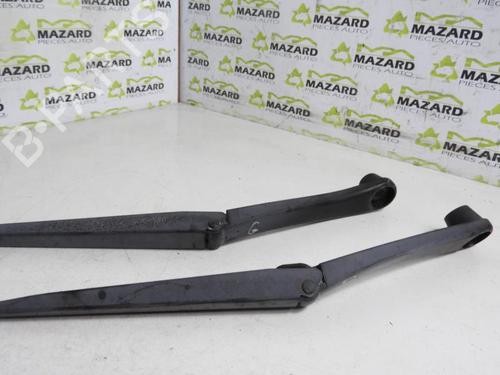 Used Front windshield wiper arm RENAULT KOLEOS I (HY_) 2.0 dCi 4x4 (HY0K) (150 hp) 20046470