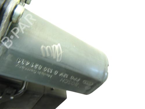 Used Right rear window motor Right rear window motor VW GOLF VI (5K1) 1.6 TDI (105 hp) 36654268 36654268