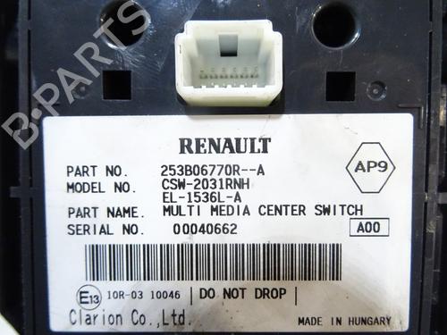 switch-renault-megane-iii-hatchback-bz01_-b3_-2008-31968170 main image