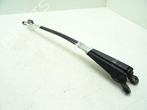 Used Front windshield wiper arm OPEL CORSA B (S93) 1.7 D (F08, F68, M68) (60 hp) 28162048