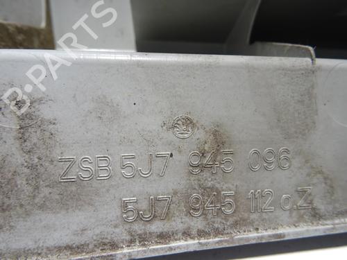 Right taillight SKODA ROOMSTER (5J7) 1.9 TDI | BP28164566C35 
