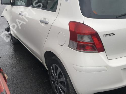 Front windshield wiper arm TOYOTA YARIS (_P9_) 1.4 D-4D (NLP90_, NLP90R) | BP32137028C143 