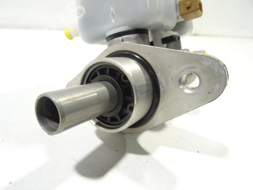 Used Brake master cylinder Brake master cylinder HYUNDAI TUCSON (JM) 2.0 CRDi (140 hp) 24658701 24658701