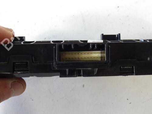 Used Warning switch Warning switch RENAULT ARKANA I (LCM_, LDN_) 1.6 E-TECH 145 (LDMU) (143 hp) 20177438 20177438