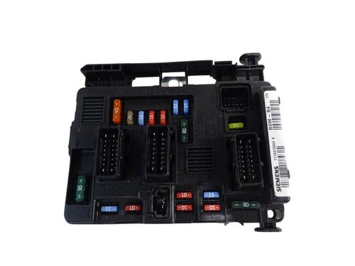 Used Fuse box Fuse box 36818185 36818185