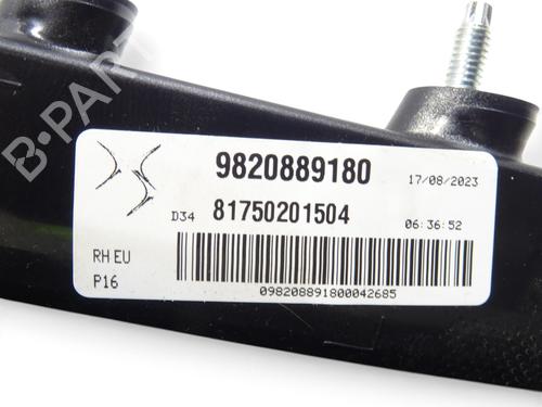 right-tailgate-light-ds-ds-3-ds-3-crossback-ur_-uc_-uj_-2018-38976202 main image