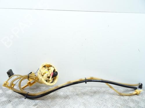 Used Fuel pump BMW 1 (E87) 118 d (143 hp) 30648320