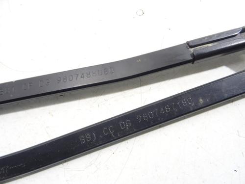 front-windshield-wiper-arm-ds-ds-5-kf_-2015-2016-2017-2018-30106644 main image