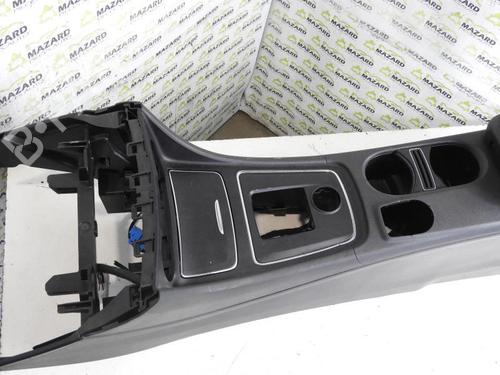 Used Middle console Middle console MERCEDES-BENZ A-CLASS (W176) AMG A 45 4-matic (176.052) (381 hp) 20055751 20055751
