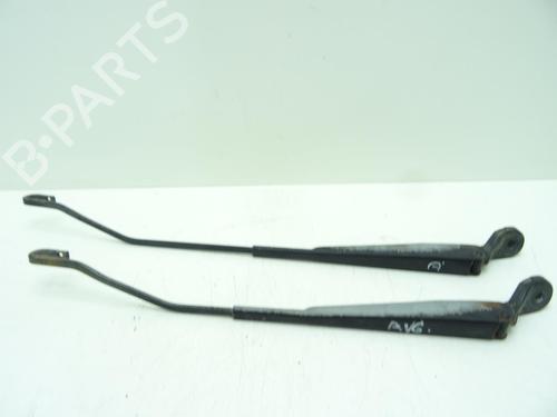 Used Front windshield wiper arm RENAULT MEGANE I Coach (DA0/1_) 1.9 dCi (DA05, DA1F) (102 hp) 29501201