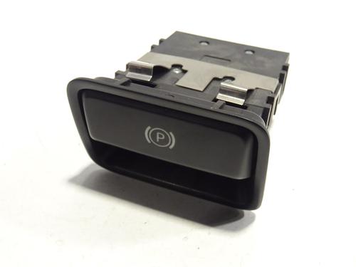 switch-mercedes-benz-cla-shooting-brake-x117-2015-2016-2017-2018-2019-32452071 main image