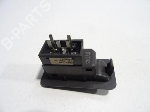 Right front window switch MITSUBISHI PAJERO II (V3_W, V2_W, V4_W, V5_W) 2.5 TD 4WD (V24W) | BP30124697I26 