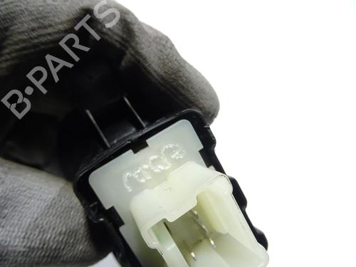 left-rear-window-switch-dacia-duster-hm_-254217475r-2017-22596473 main image