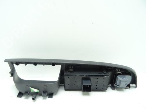Used Left front window switch Left front window switch VW GOLF V (1K1) 1.9 TDI (90 hp) 30079469 30079469