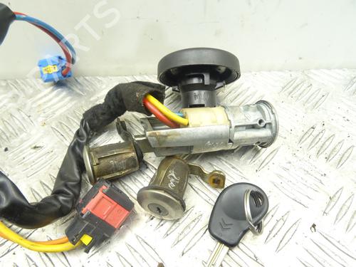 Used Ignition barrel Ignition barrel CITROËN XSARA (N1) 2.0 HDi 90 (90 hp) 30153035 30153035