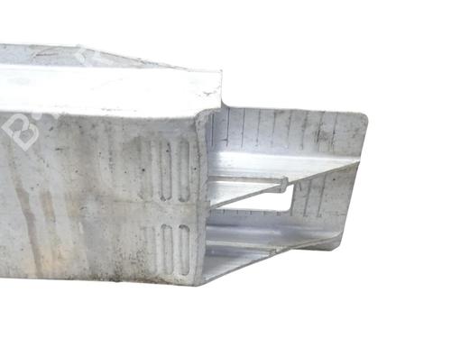 Used Front bumper reinforcement Front bumper reinforcement 39480429 39480429