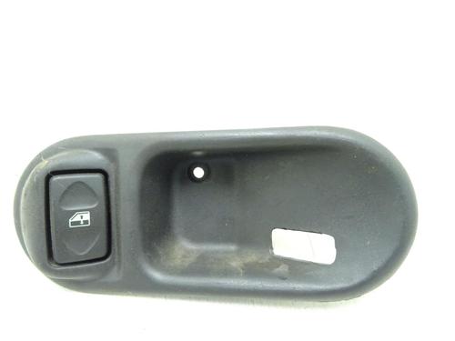 Used Right rear window switch LAND ROVER DISCOVERY II (L318) 2.5 Td5 4x4 (139 hp) 31924964