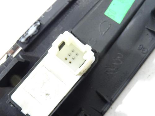 Used Right front window switch Right front window switch PEUGEOT 5008 II (MC_, MJ_, MR_, M4_) 1.5 BlueHDi 130 (MCYHZJ, MCYHZR, MCYHZX) (131 hp) 33738678 33738678