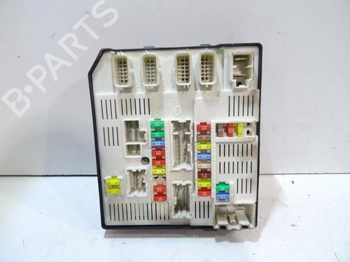 fuse-box-renault-megane-iii-hatchback-bz01_-b3_-2008-31968158 main image