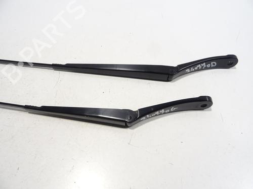 Front windshield wiper arm FORD FIESTA VII (HJ, HF) 1.0 EcoBoost | BP29756912C143