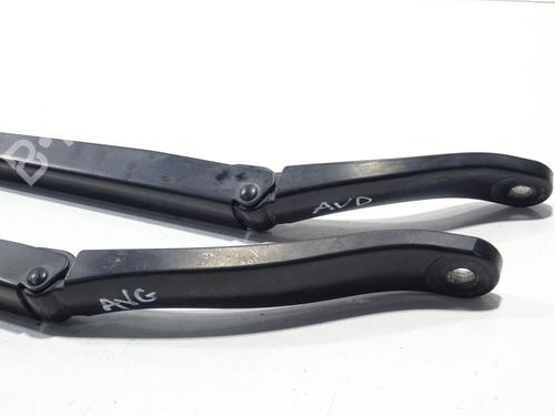 front-windshield-wiper-arm-renault-megane-iv-hatchback-b9amn_-2015-32783046 main image