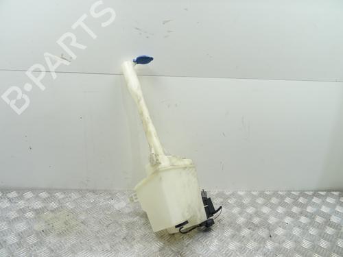Used Windscreen washer tank HYUNDAI SANTA FÉ II (CM) 2.2 CRDi GLS 4x4 (150 hp) 30100363