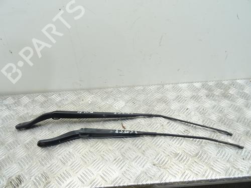 Used Front windshield wiper arm RENAULT MEGANE III Hatchback (BZ0/1_, B3_) 1.5 dCi (BZ09, BZ0D, BZ1W, BZ29, BZ14) (110 hp) 30106676