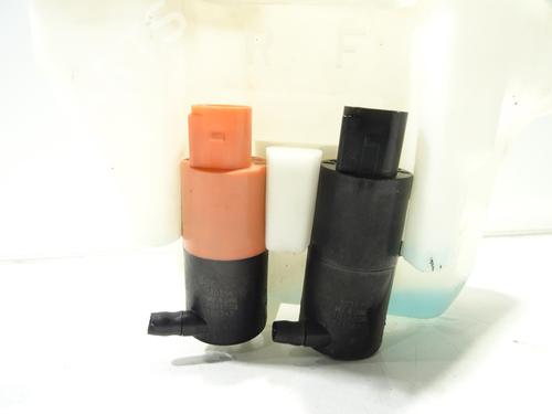 windscreen-washer-tank-toyota-yaris-_p9_-2005-2006-2007-2008-2009-2010-2011-2012-2013-2014-32134374 main image