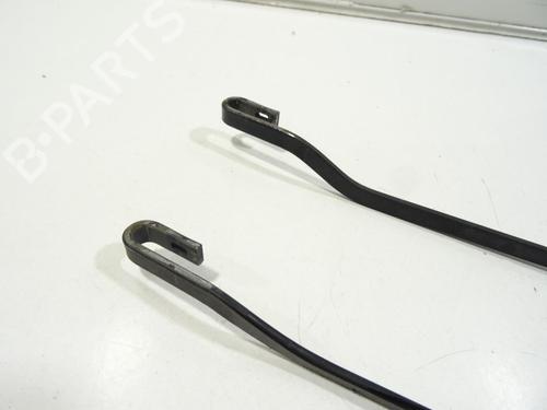 Used Front windshield wiper arm Front windshield wiper arm RENAULT CLIO I (B/C57_, 5/357_) 1.1 (46 hp) 29838694 29838694