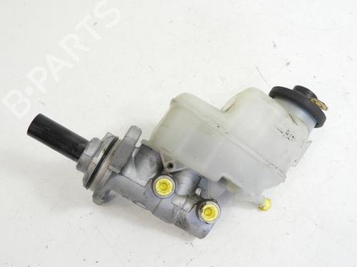 Used Brake master cylinder TOYOTA RAV 4 III (_A3_) 2.2 D 4WD (ALA30_, ALA30R) (136 hp) 20068684
