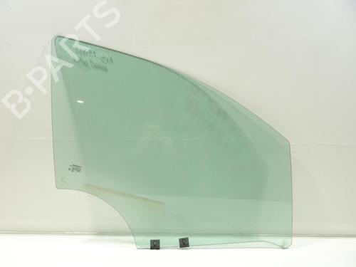 dr-rude-hjre-foran-renault-captur-i-j5_-h5_-2013-32029474 main image