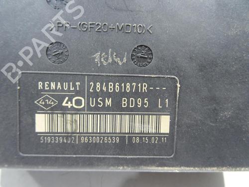 Fuse box RENAULT MEGANE CC (EZ0/1_) 1.9 dCi (EZ0J, EZ1S) | BP32094193E1 - Image 2