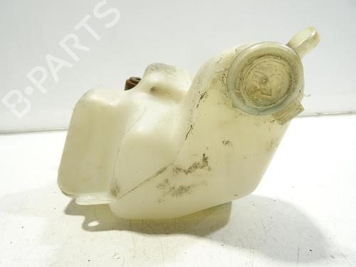 Used Windscreen washer tank Windscreen washer tank PIAGGIO PORTER Bus Elektro (15 hp) 33609799 33609799