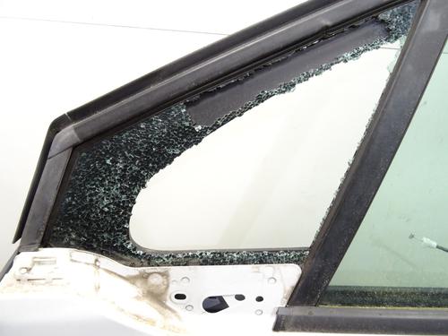 Left front door PEUGEOT 208 I (CA_, CC_) 1.6 HDi | BP26934459C2