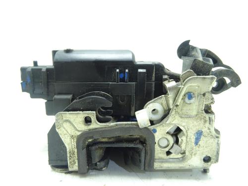 rear-right-lock-dacia-lodgy-js_-2012-33946640 main image