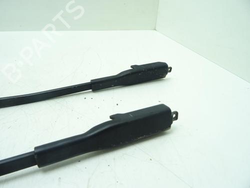 Used Front windshield wiper arm Front windshield wiper arm OPEL ZAFIRA / ZAFIRA FAMILY B (A05) 1.9 CDTI (M75) (120 hp) 33828922 33828922