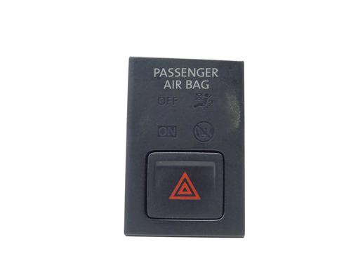 Used Warning switch VW GOLF VII (5G1, BQ1, BE1, BE2) 1.6 TDI (105 hp) 28218231