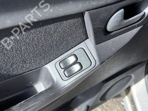 Switch OPEL MERIVA A MPV (X03) 1.7 CDTI (E75) | BP32704811I30  - Image 6