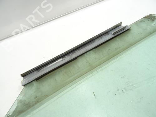 rear-right-quarter-glass-vw-golf-iv-cabriolet-1e7-16-1e0845042a-1998-1999-2000-2001-2002-22596351 main image