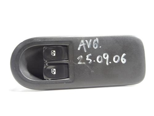 Used Left front window switch RENAULT CLIO III (BR0/1, CR0/1) 1.5 dCi (BR17, CR17) (86 hp) 29405316
